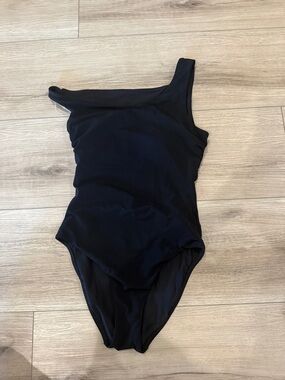 One-Shoulder Black Women's Swim Bodysuit